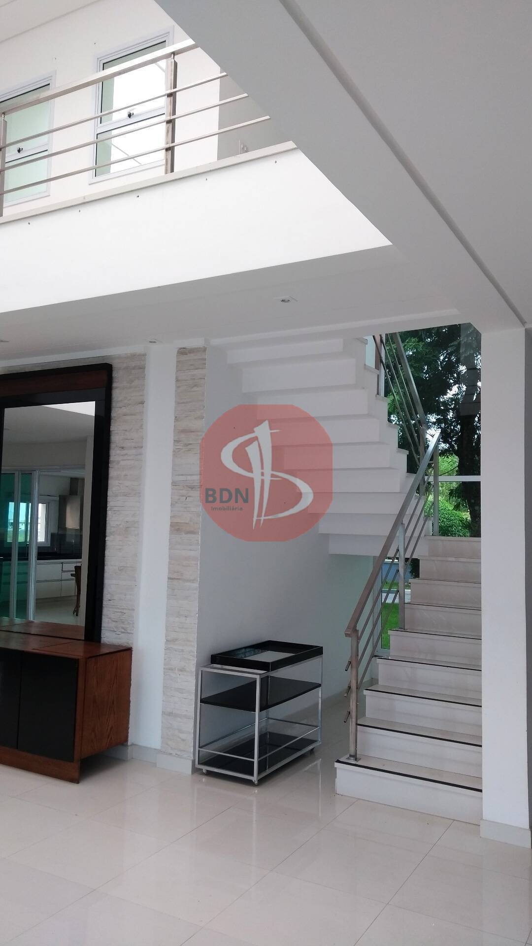 Casa para alugar com 4 quartos, 270m² - Foto 18
