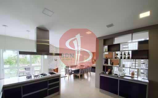 Casa à venda com 3 quartos, 331m² - Foto 3