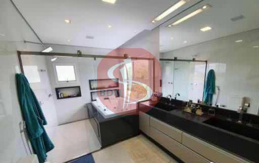 Casa à venda com 3 quartos, 331m² - Foto 8