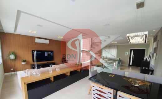 Casa à venda com 3 quartos, 331m² - Foto 9