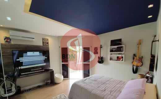 Casa à venda com 3 quartos, 331m² - Foto 5