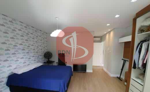Casa à venda com 3 quartos, 331m² - Foto 11