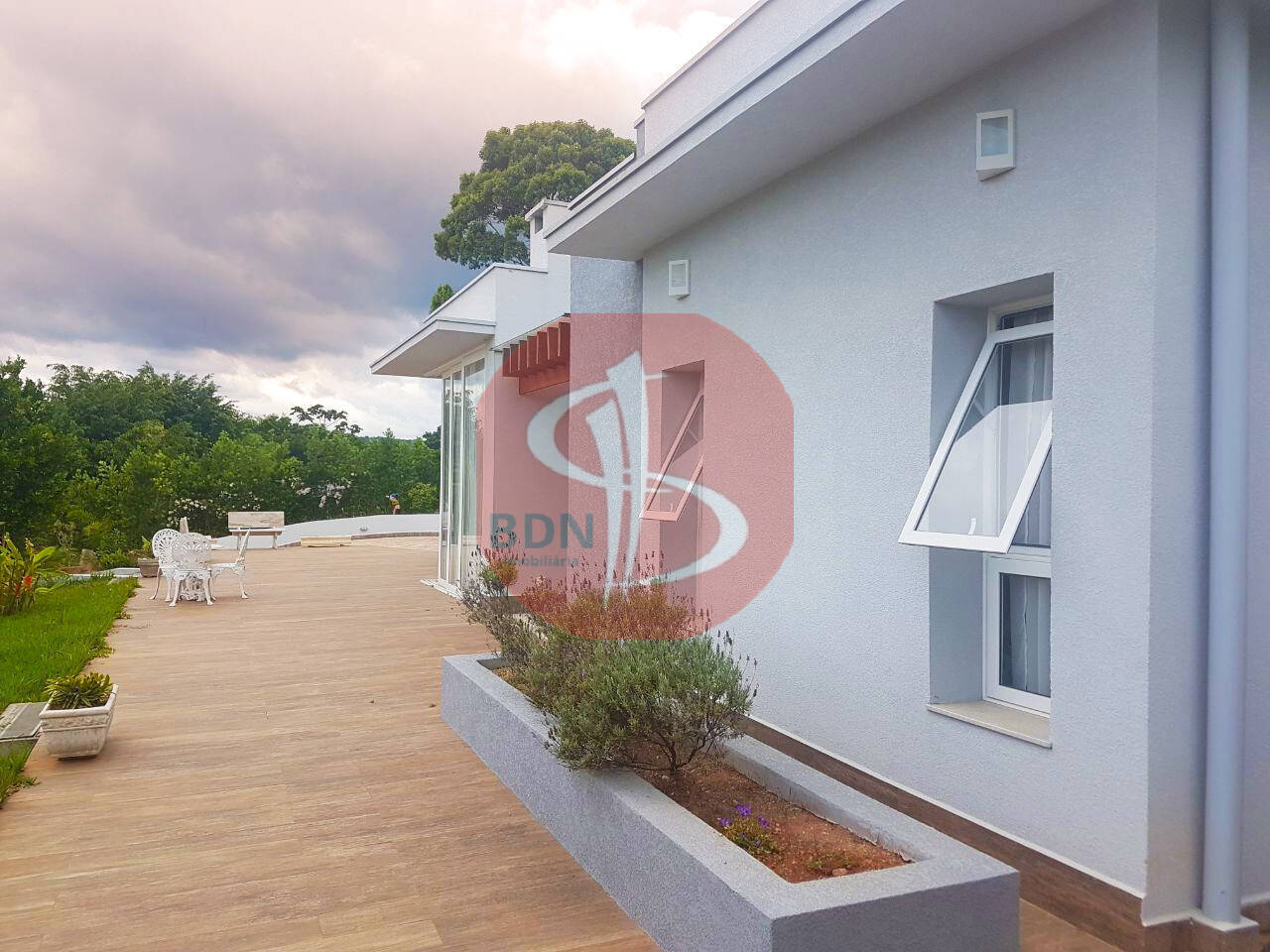 Casa à venda com 2 quartos, 200m² - Foto 2