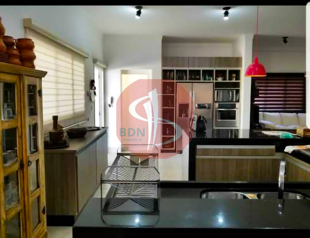 Casa à venda com 2 quartos, 200m² - Foto 3