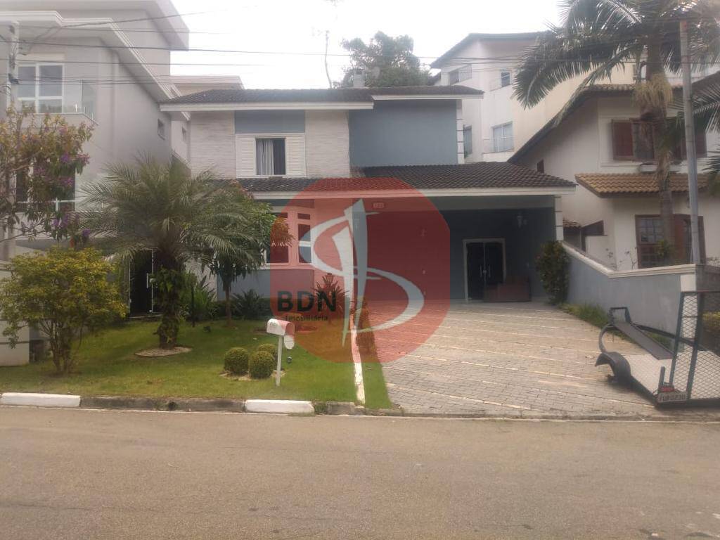 Casa, 3 quartos, 270 m² - Foto 1