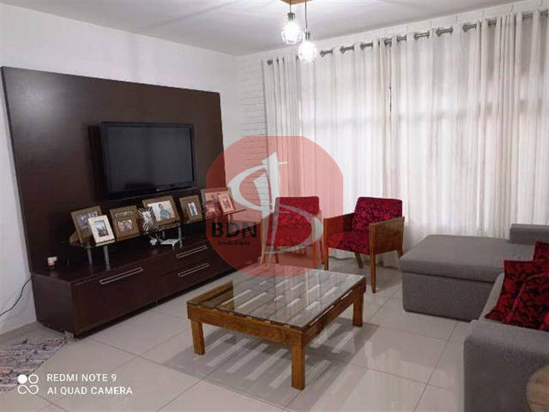 Sobrado, 3 quartos, 210 m² - Foto 1