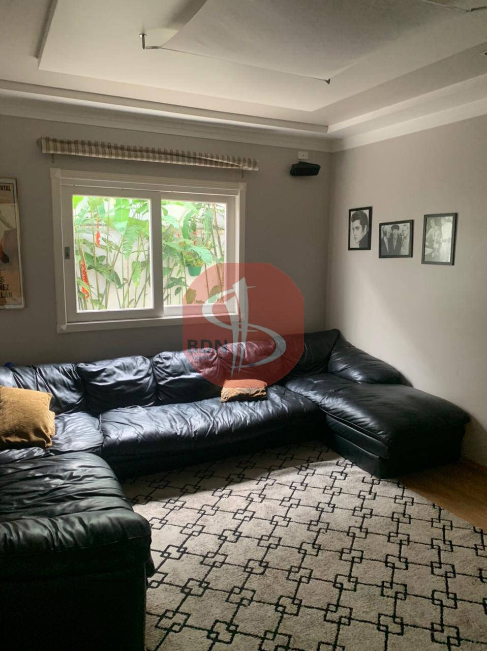 Casa à venda e aluguel com 4 quartos, 400m² - Foto 1