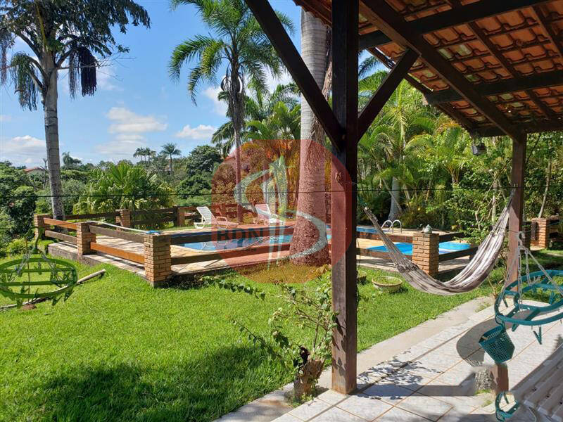Chácara à venda com 3 quartos, 2576m² - Foto 14