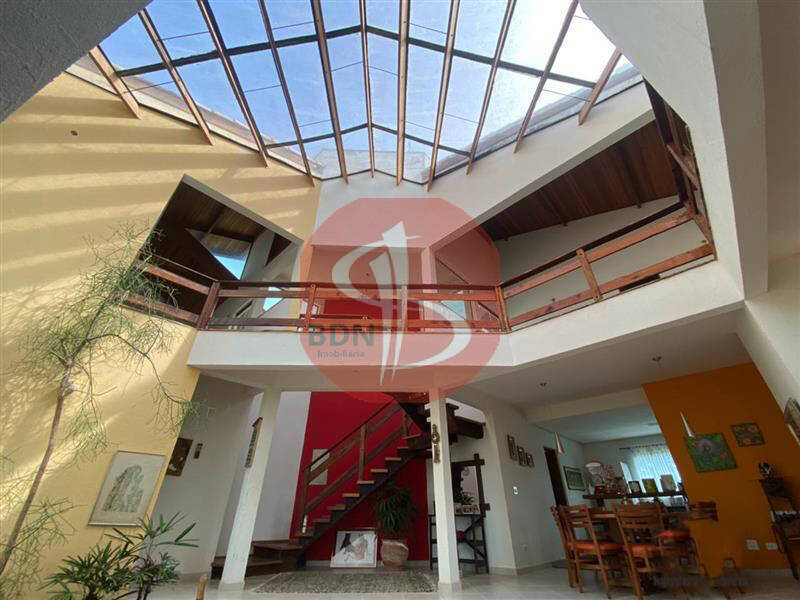 Chácara à venda com 4 quartos, 400m² - Foto 1
