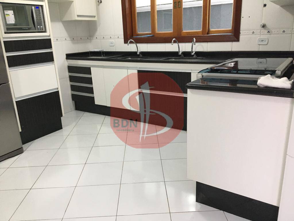 Casa à venda com 3 quartos, 300m² - Foto 5