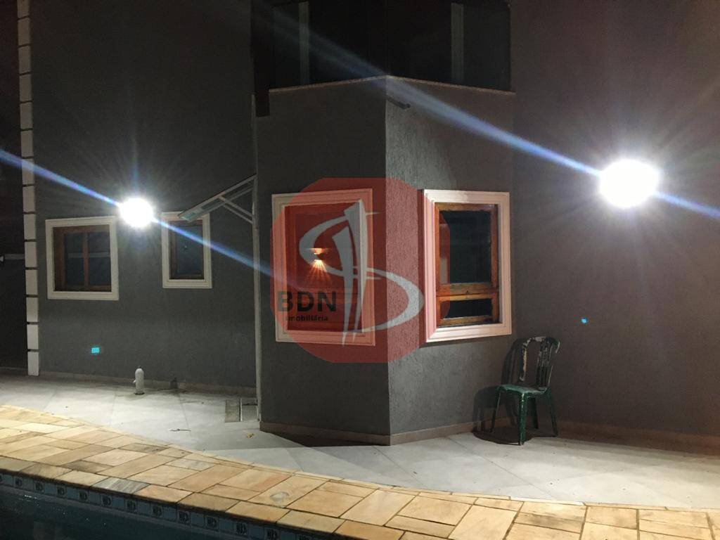 Casa à venda com 3 quartos, 300m² - Foto 7