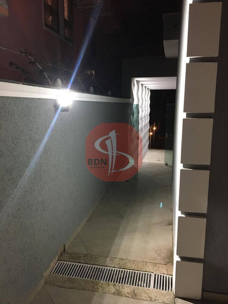 Casa à venda com 3 quartos, 300m² - Foto 12