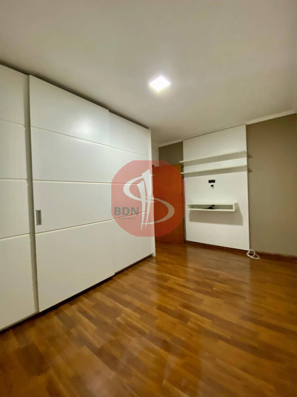 Casa para alugar com 4 quartos, 620m² - Foto 8