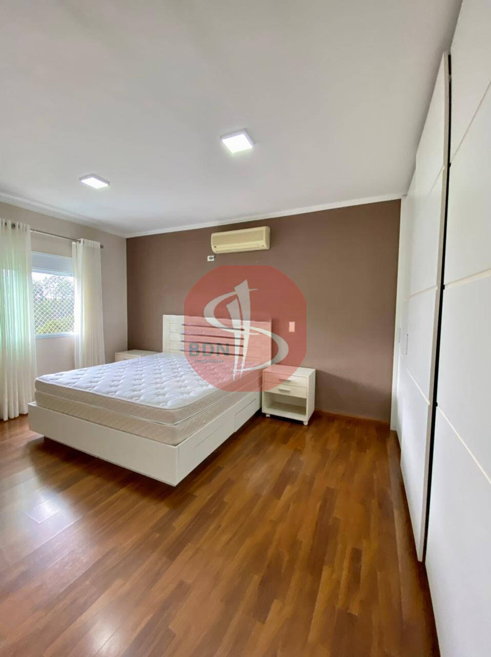 Casa para alugar com 4 quartos, 620m² - Foto 25