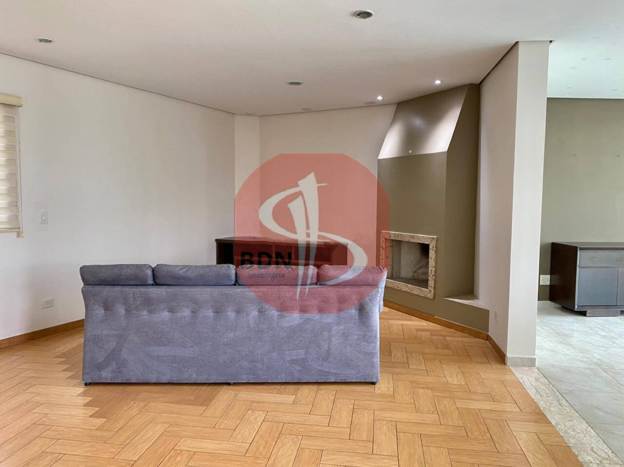 Casa para alugar com 4 quartos, 620m² - Foto 2