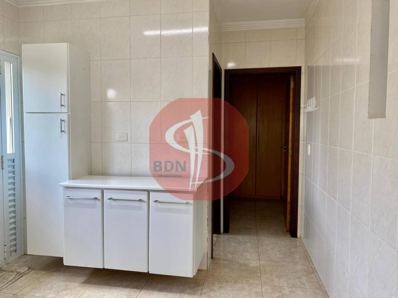 Casa para alugar com 4 quartos, 620m² - Foto 27