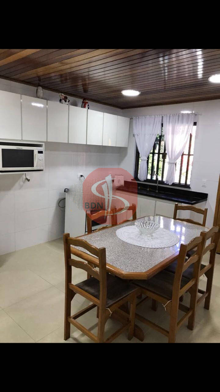 Chácara à venda com 4 quartos, 1680m² - Foto 2