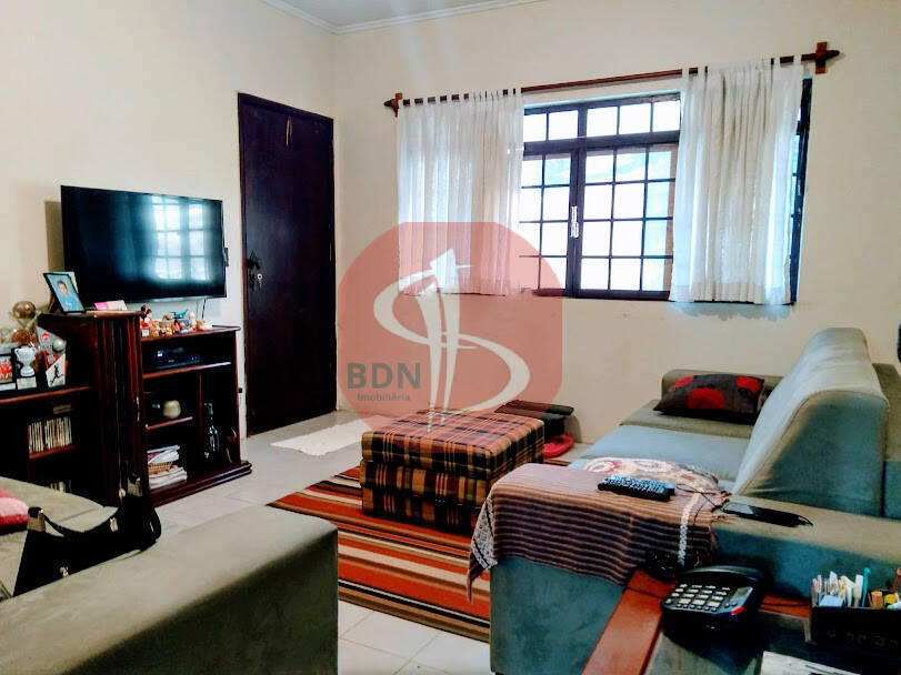 Chácara à venda com 2 quartos, 1590m² - Foto 1