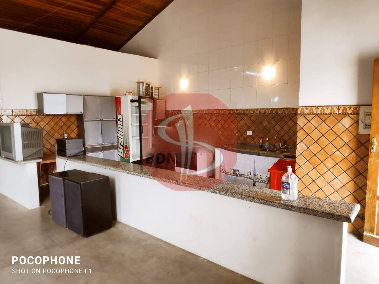 Chácara à venda com 4 quartos, 450m² - Foto 2
