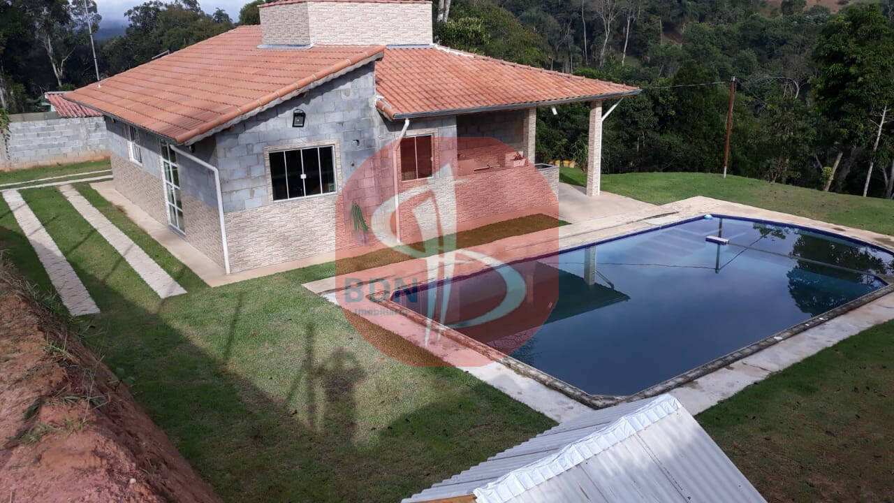 Chácara à venda com 3 quartos, 2500m² - Foto 1