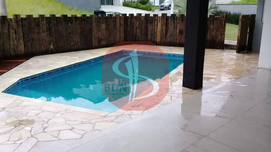 Casa para alugar com 4 quartos, 500m² - Foto 16