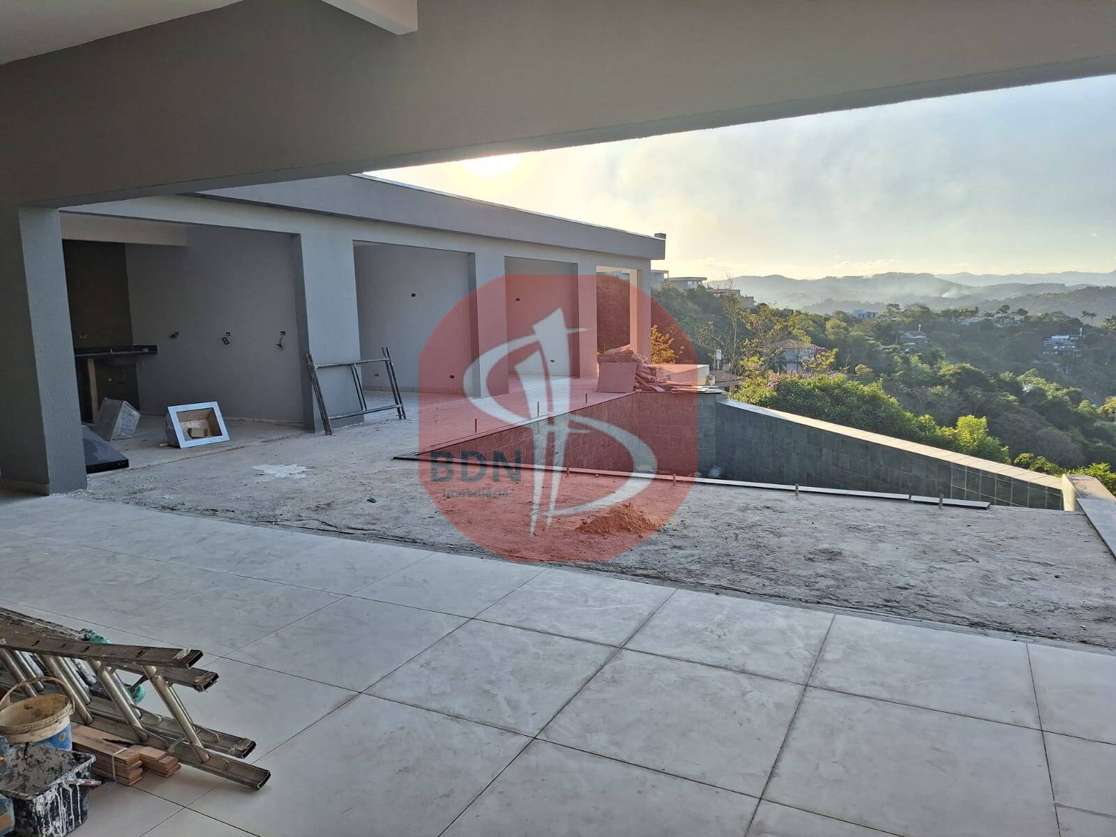 Casa à venda com 4 quartos, 250m² - Foto 6